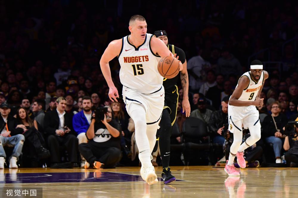 在足坛并不 在足坛并不