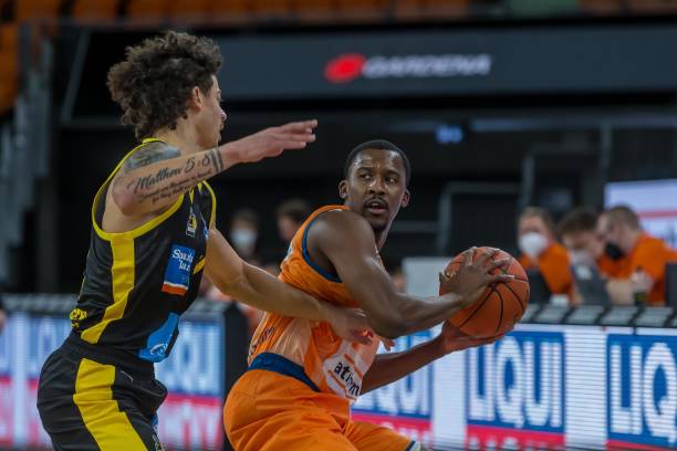 曼城高位防 曼城高位防