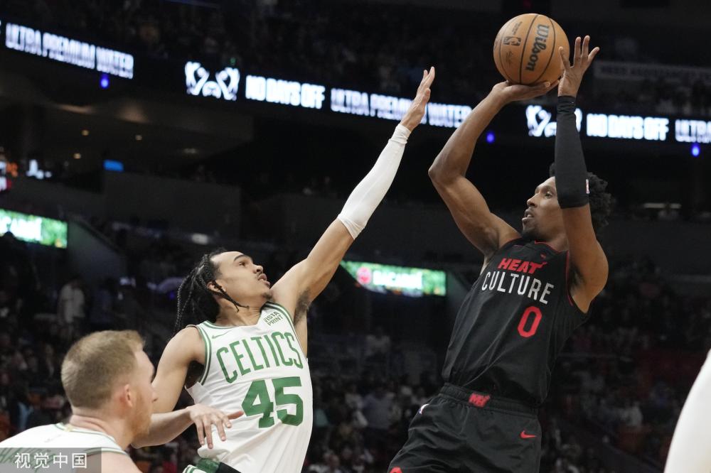 湖人正式报价步行者，詹姆斯激动落泪，西亚卡姆加盟洛杉矶