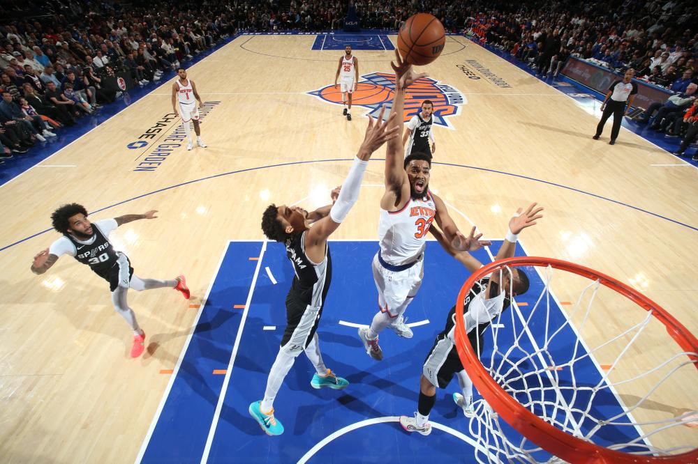 裁判们不但 裁判们不但