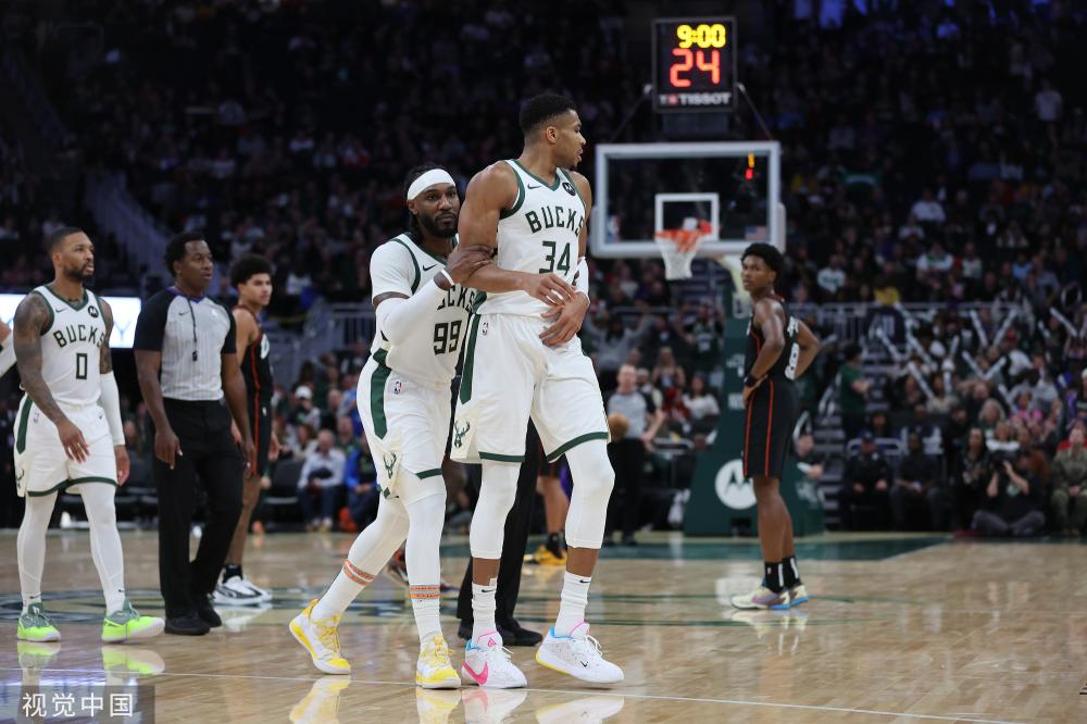 他的不满更 他的不满更